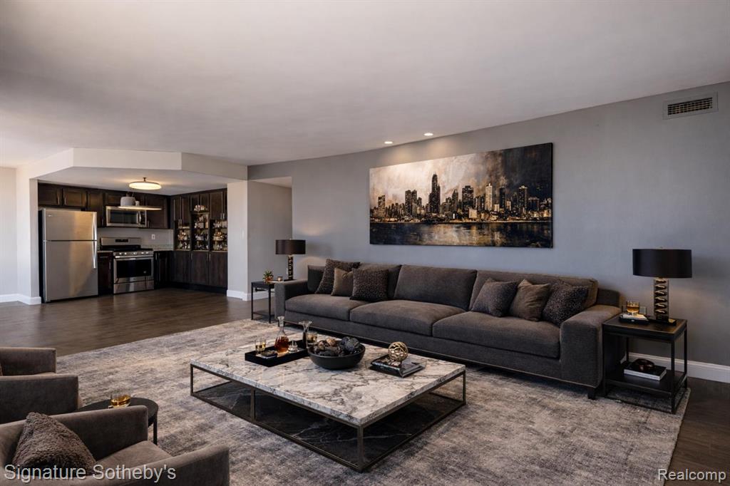 250 E Harbortown Drive, 703, Detroit, MI 48207 — Photo 14