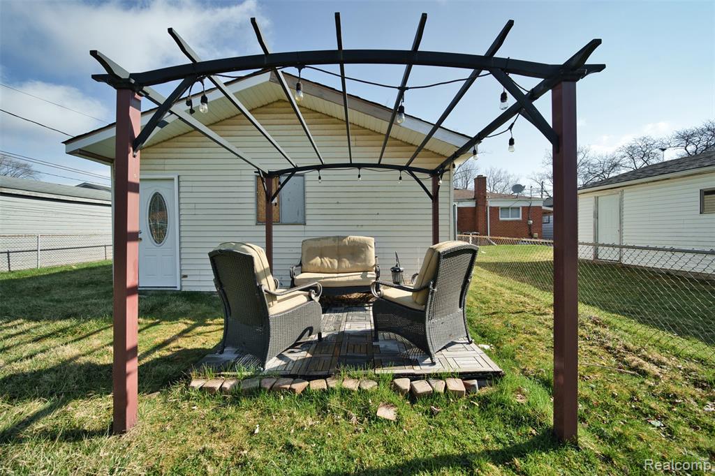 23008 Allor Street, Saint Clair Shores, MI 48082 — Photo 10