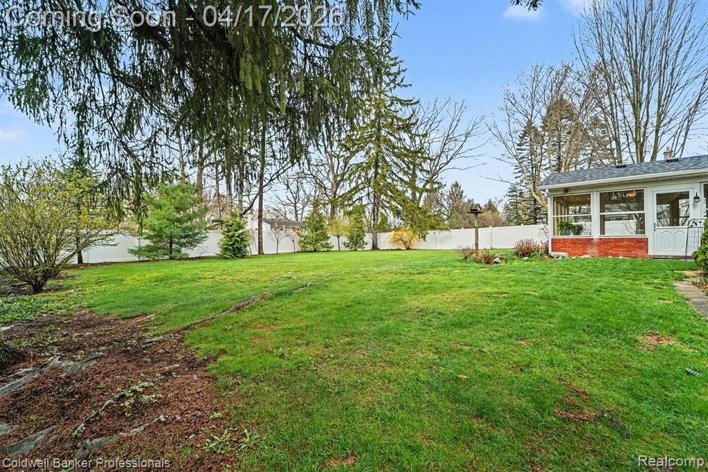 717 Sandstone Drive, Rochester Hills, MI 48309 — Photo 38