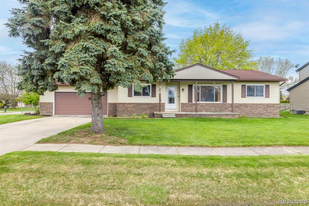 516 WILLIAM G Drive, Capac, MI 48014 — front exterior