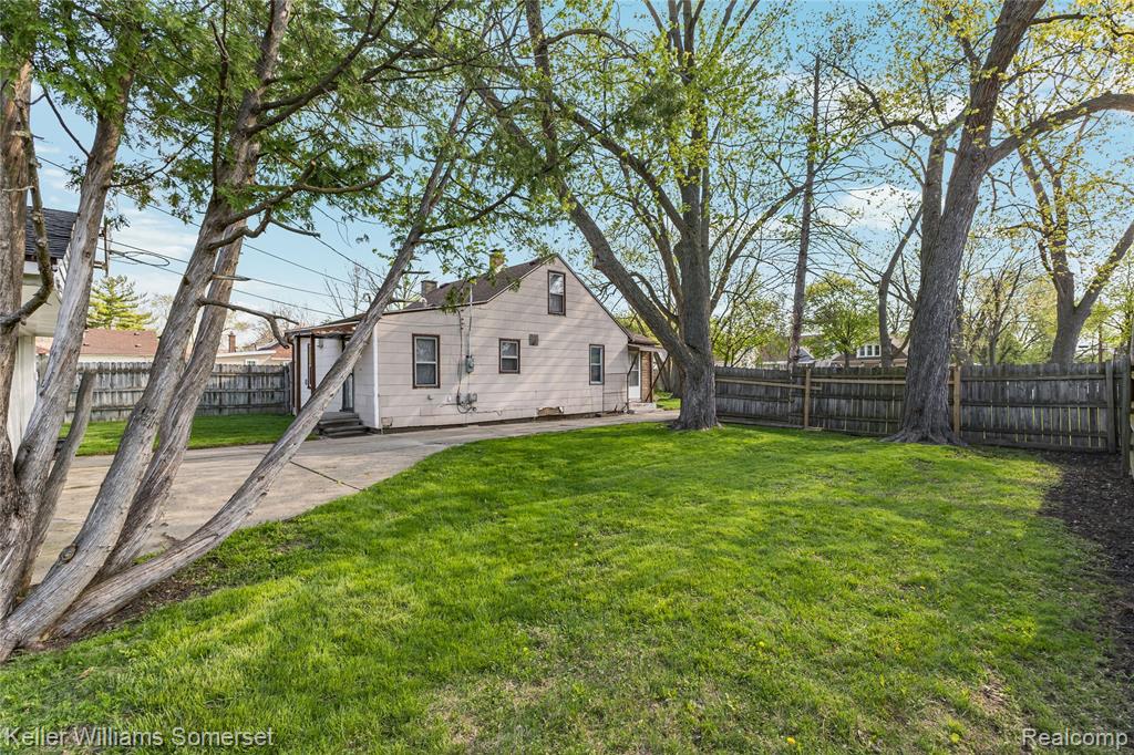 6501 Heyden Street, Dearborn Heights, MI 48127 — Photo 17