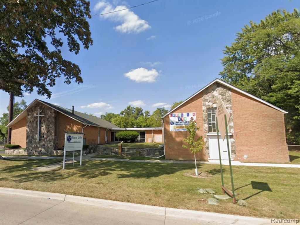 21446 Schoolcraft, Detroit, MI 48223