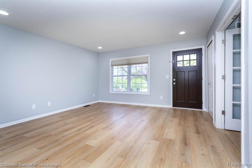 829 N Dorchester Avenue, Royal Oak, MI 48067 — Photo 14