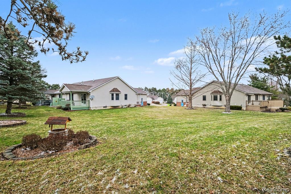 9127 Luea Lane, Swartz Creek, MI 48473 — Photo 18