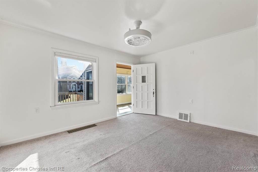 9280 Tanbay Street, Commerce Twp, MI 48382 — Photo 8