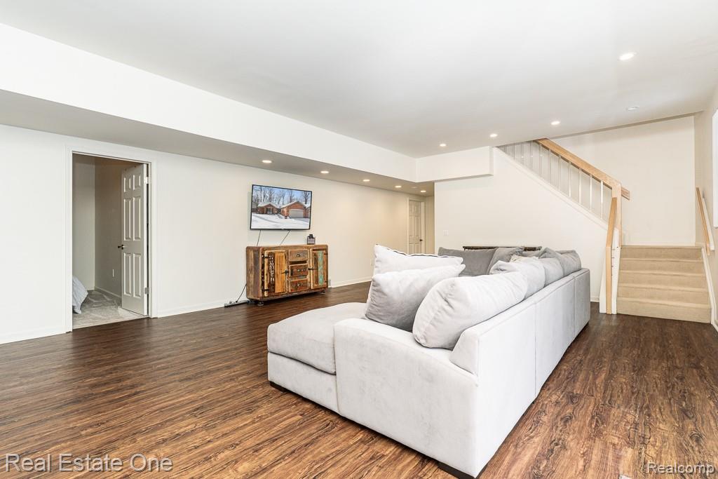 7086 Danbrooke Court, West Bloomfield, MI — Photo 35