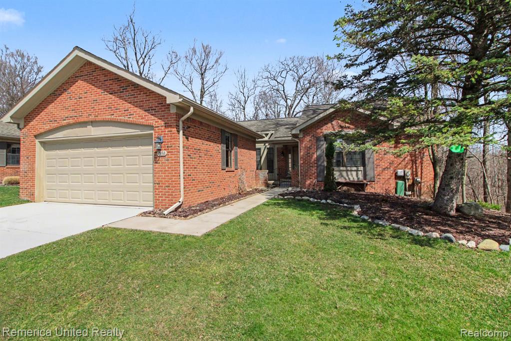 7184 Westchester Road, 125, West Bloomfield, MI — Photo 3