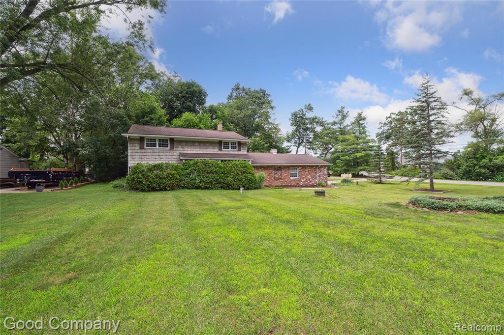 2289 Paulette Drive, Wolverine Lake, MI 48390 — Photo 38