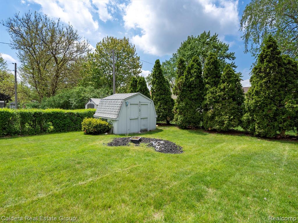 600 LOS ARBOLES Drive, Wolverine Lake, MI 48390 — Photo 26