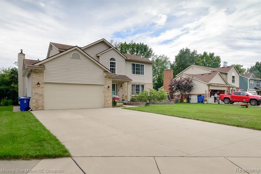 5861 MEADOWGREENE Drive, Waterford, MI 48327 — Photo 55
