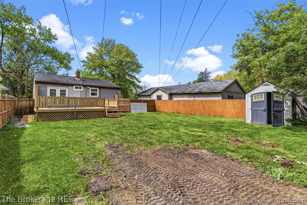6430 Cloverton Drive, Waterford, MI 48329 — Photo 31