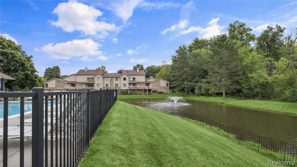 7113 Elmhurst, West Bloomfield, MI — Photo 69