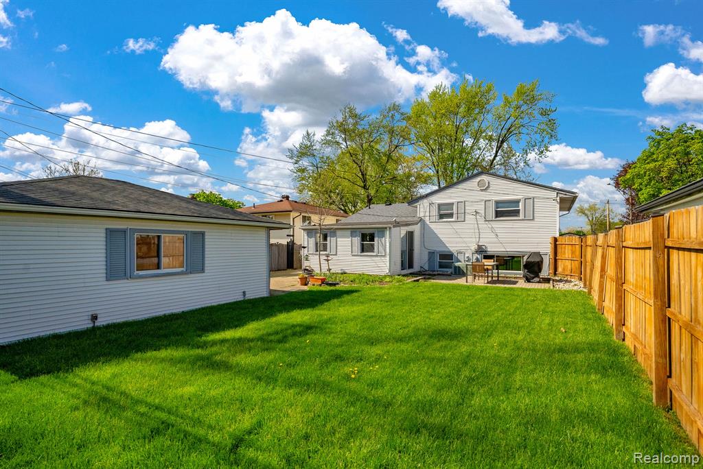 9749 Sylvester Street, Taylor, MI 48180 — Photo 43