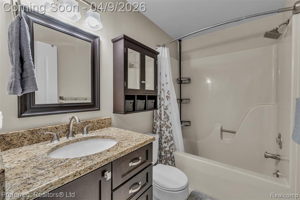 4869 Motorway Drive, Waterford, MI 48328 — Photo 46