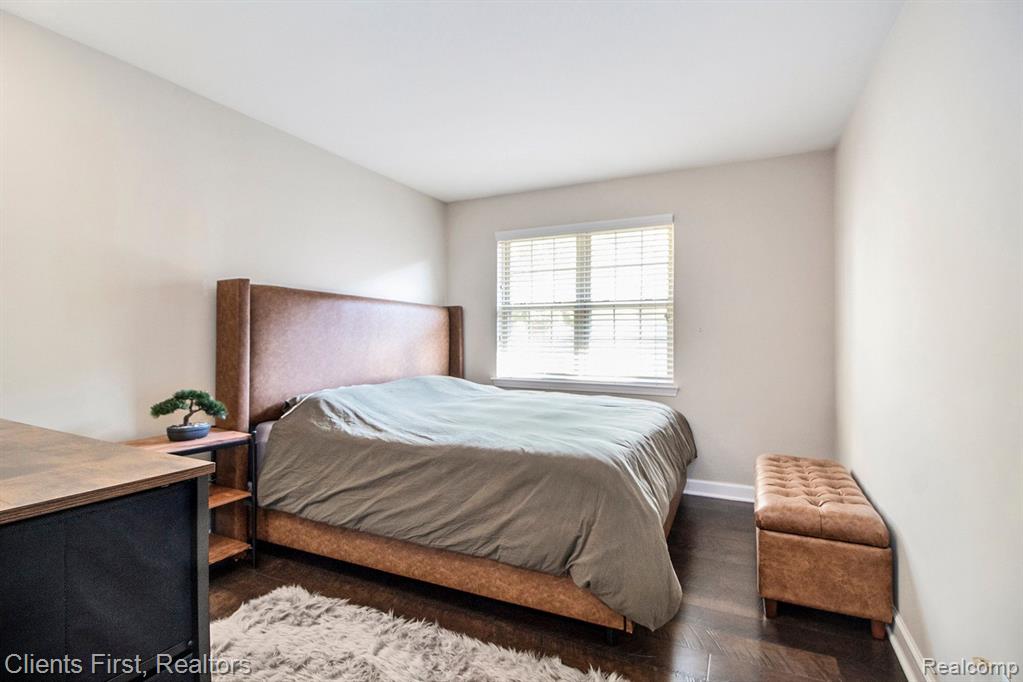 16870 FARMINGTON Road, Livonia, MI 48154 — Photo 17