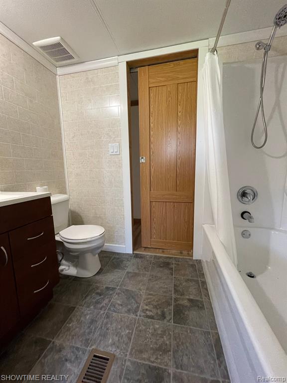 5957 LYONS Road, Imlay City, MI 48444 — Photo 11