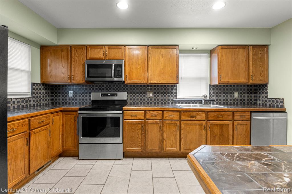 6631 Elm Street, Taylor, MI 48180 — Photo 6