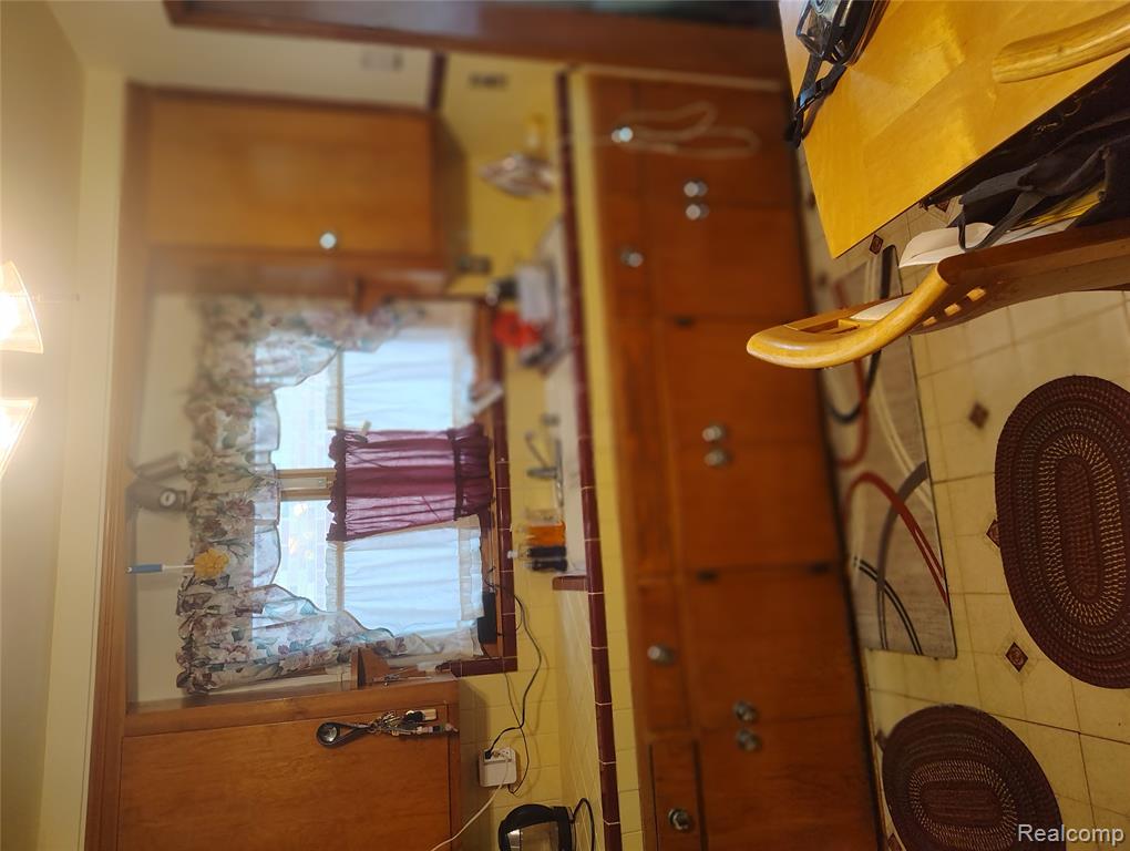 6906 Greenview Avenue, Detroit, MI 48228 — Photo 31