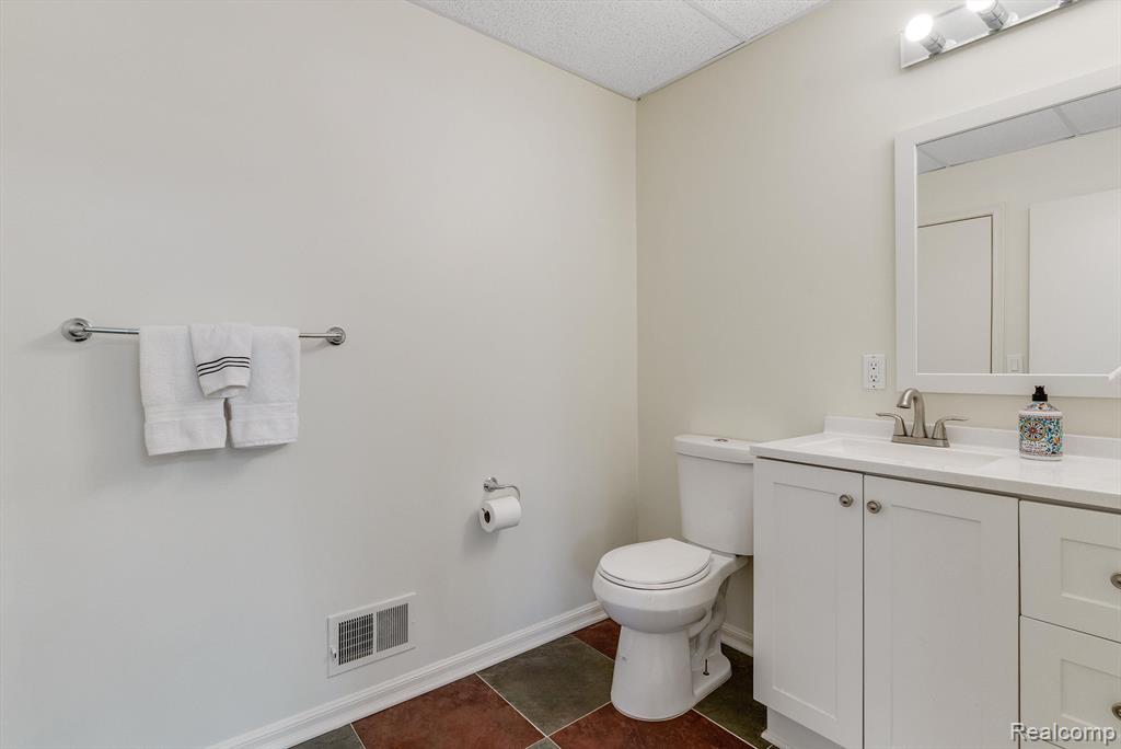 5035 Oakbrooke Drive, West Bloomfield, MI 48323 — Photo 35