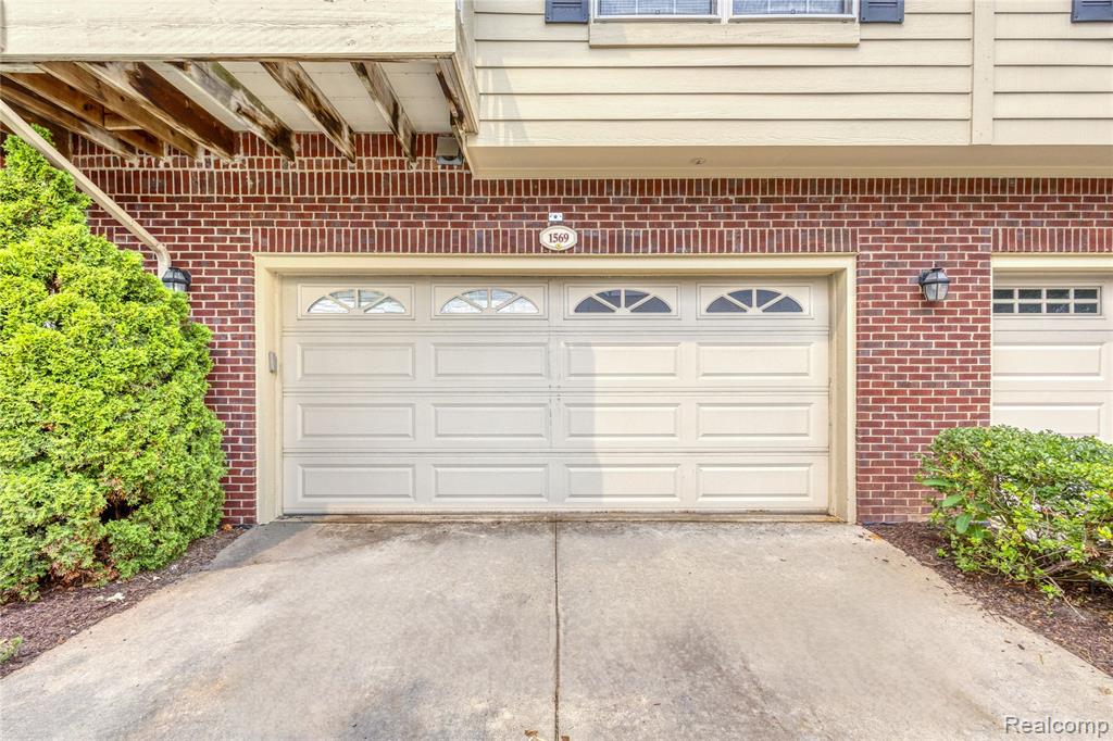 1569 E Lakeview Lane, Canton, MI 48187 — Photo 23