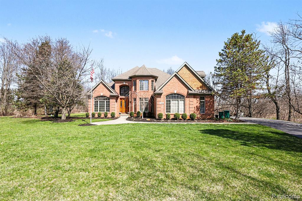 55256 Lee Rd Road, New Hudson, MI 48165 — Photo 2