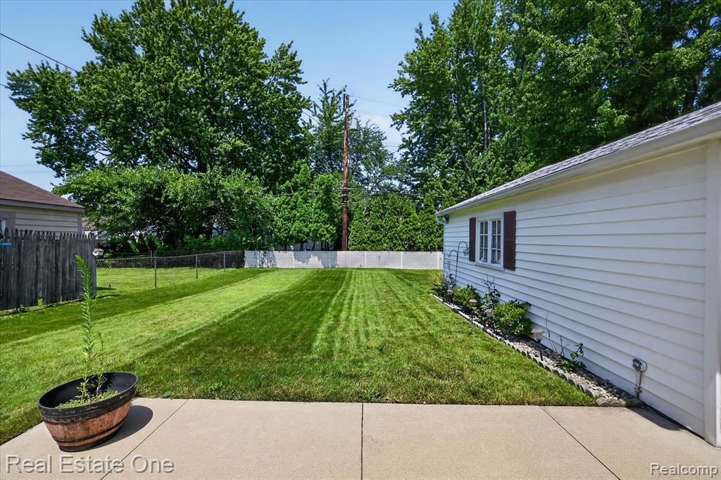28662 Sheridan Street, Garden City, MI — Photo 32