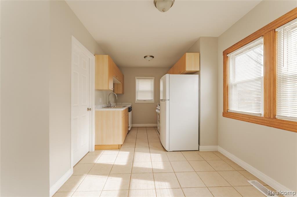 15765 Nicolai Avenue, Eastpointe, MI 48021 — Photo 19