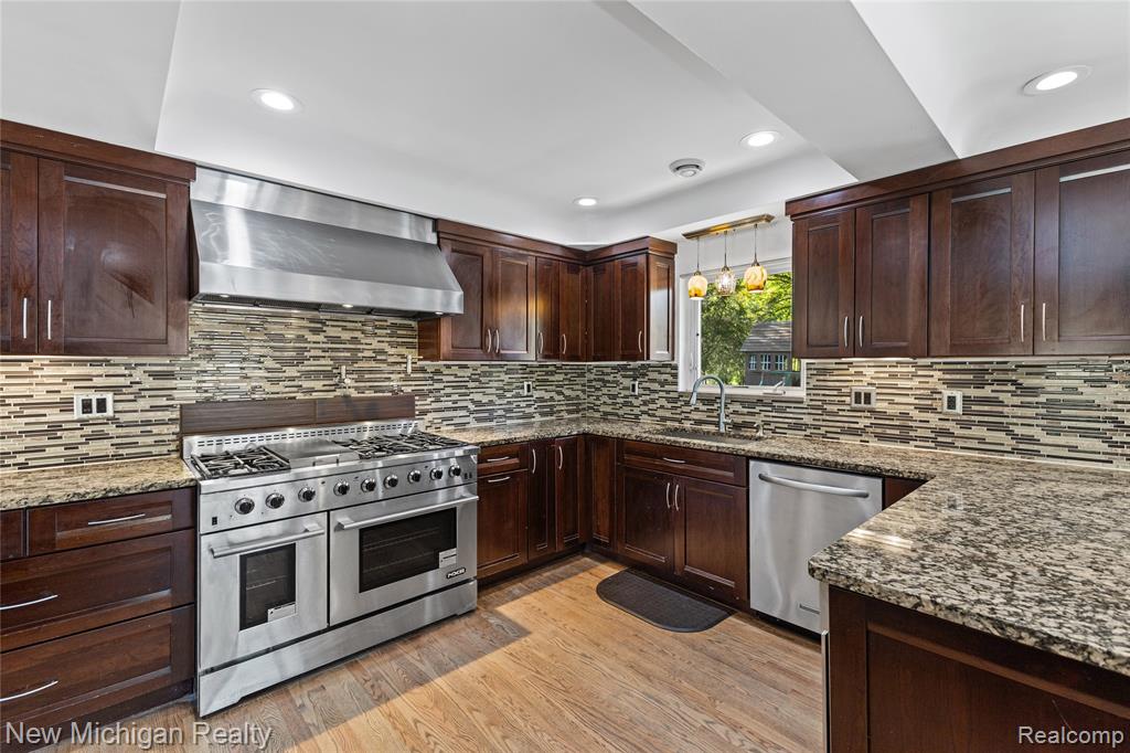 8359 Chicago Road, Warren, MI 48093 — Photo 16