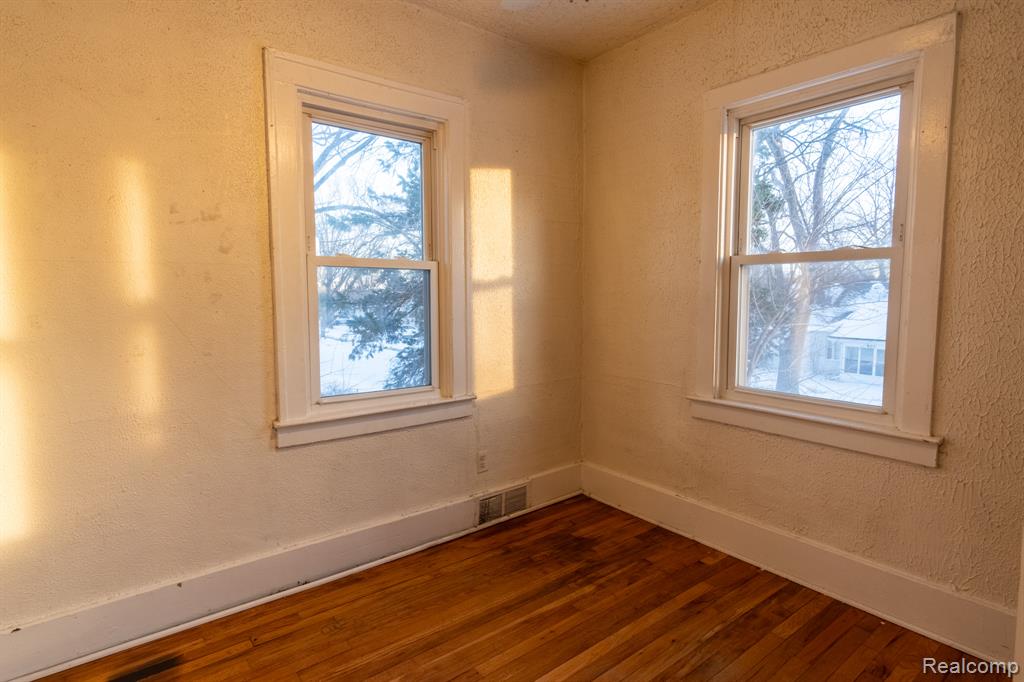 418 W Woodruff Avenue, Hazel Park, MI 48030 — Photo 18
