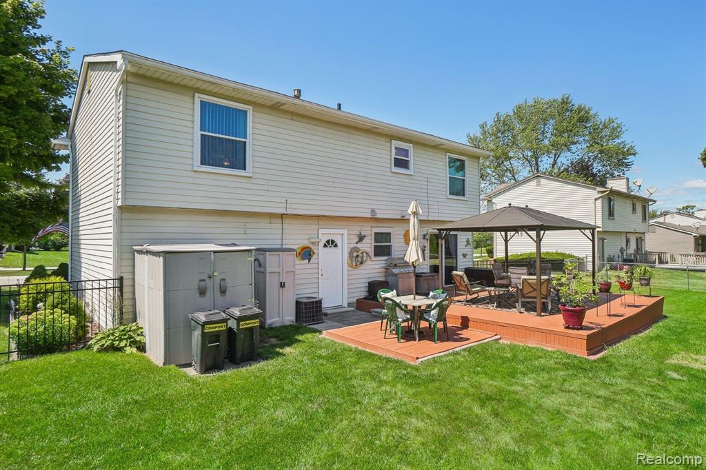 23244 CRANBROOKE Drive, Novi, MI — Photo 30