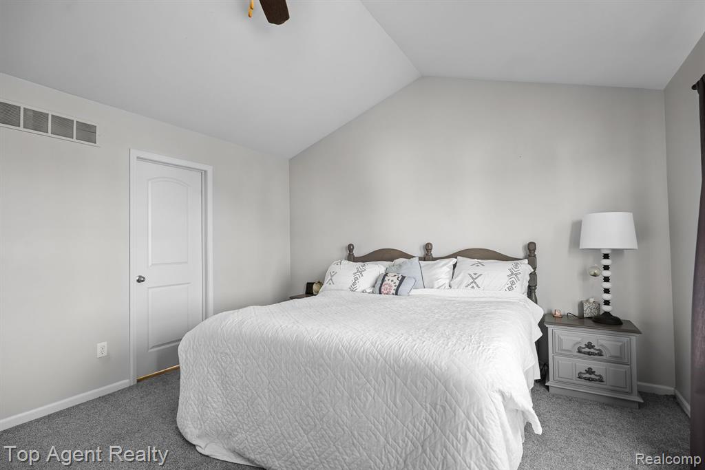 53501 MARY ANN Lane, New Baltimore, MI 48047 — Photo 18