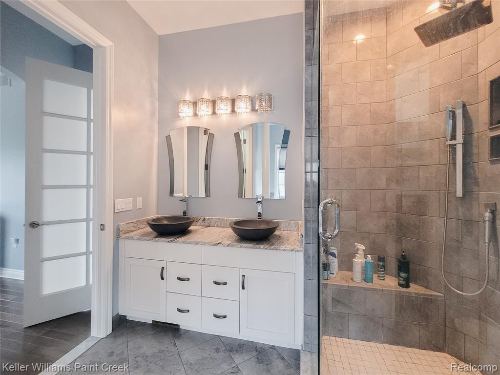 5612 Knob Hill Circle, Clarkston, MI 48348 — Photo 21