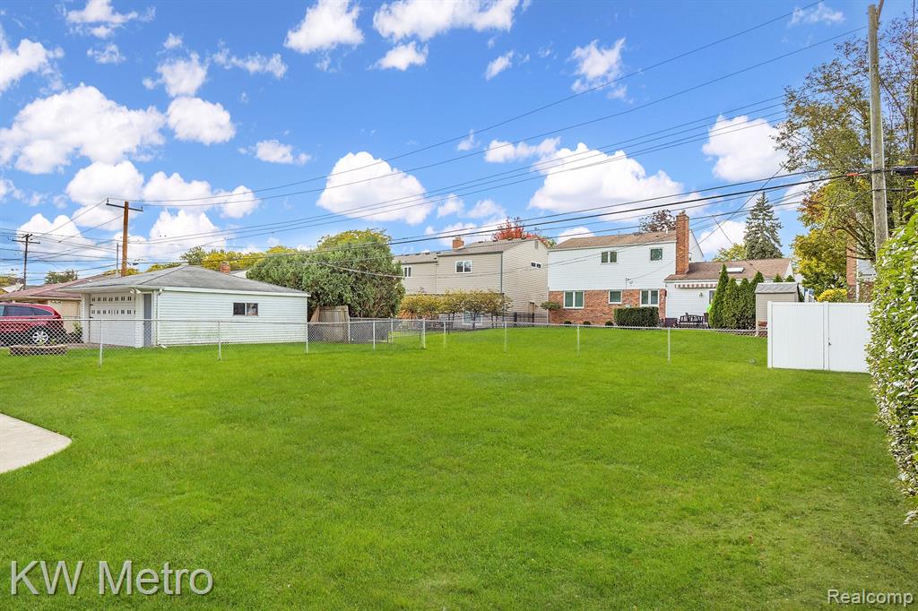 431 KINROSS Avenue, Clawson, MI — Photo 25
