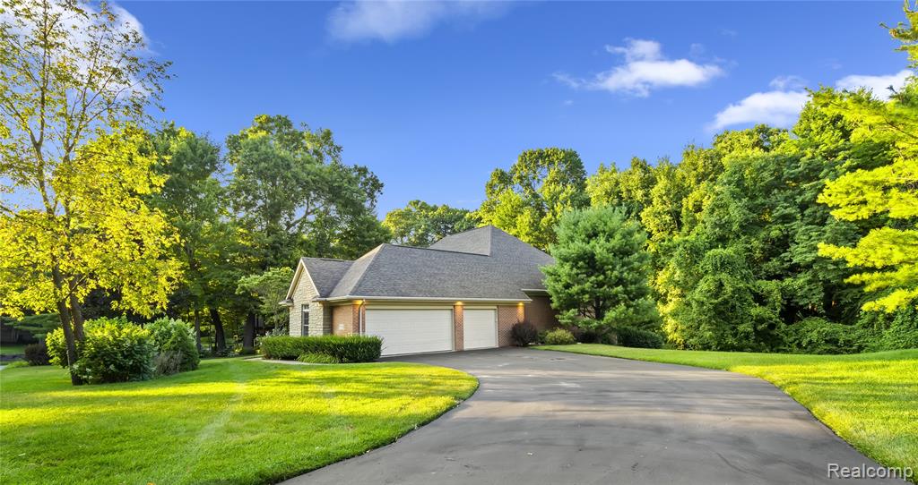 9748 Kings Valley, Clarkston, MI 48348 — Photo 2