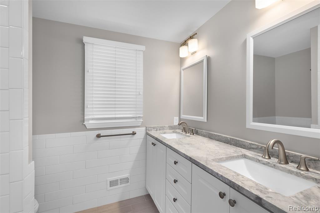 9020 Bridge Road, Grosse Ile, MI 48138 — Photo 27
