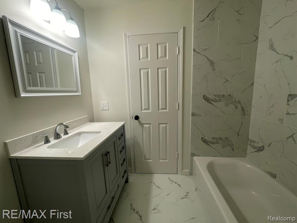 9943 Grayfield, Redford, MI 48239 — Photo 8