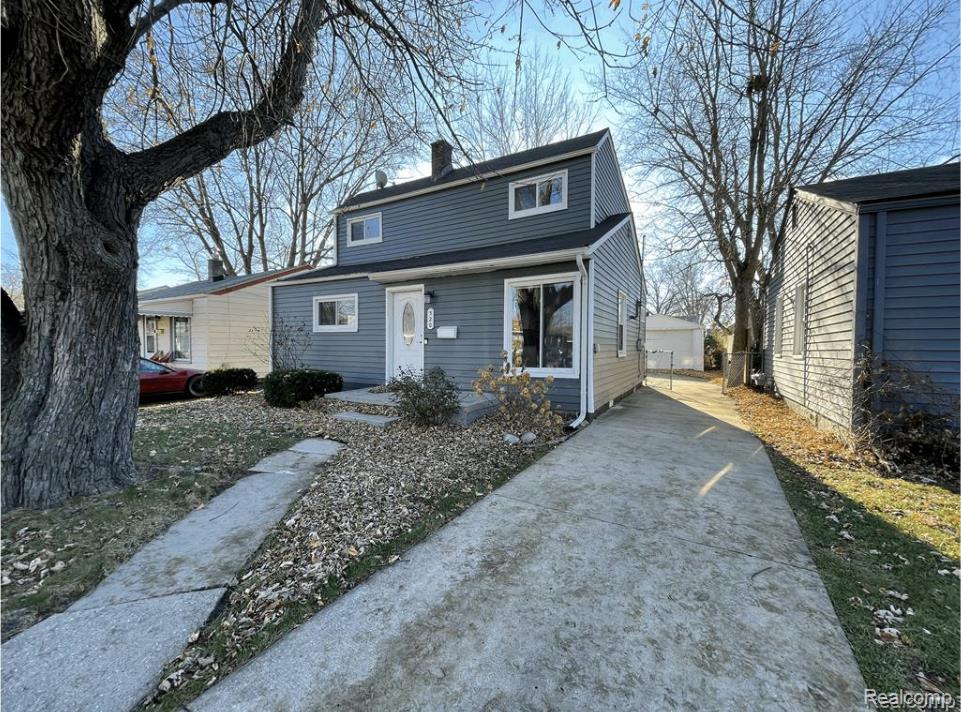 520 E KALAMA Avenue, Madison Heights, MI 48071 — Photo 2
