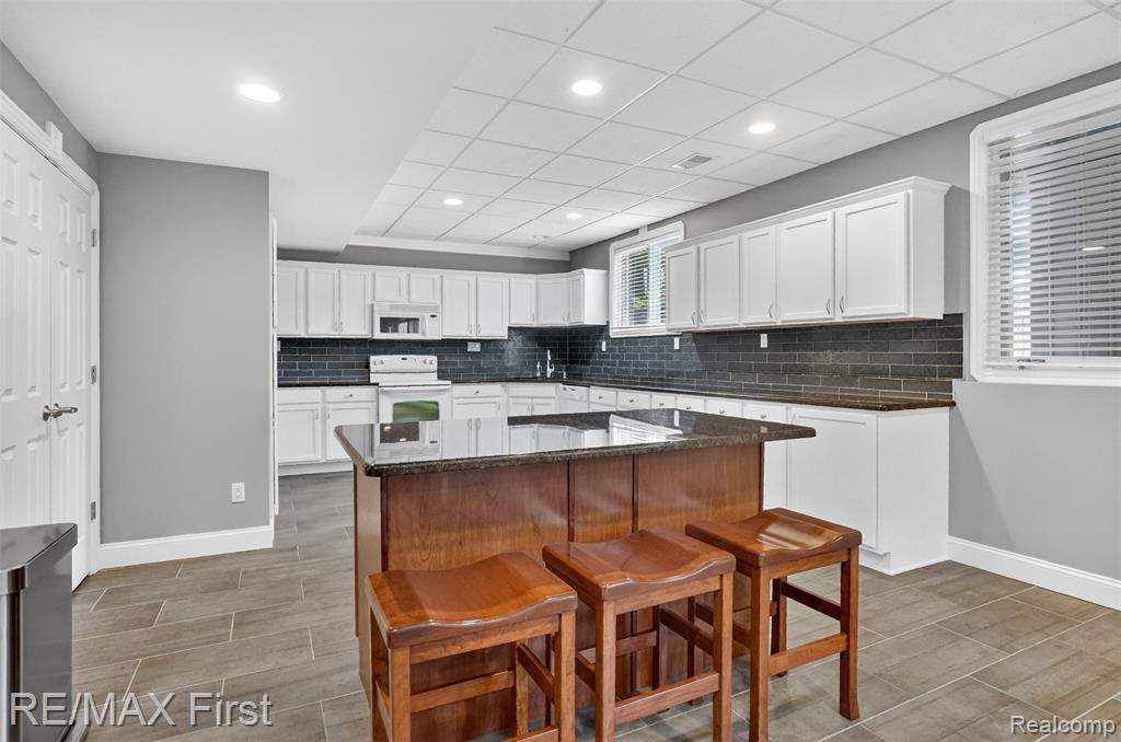 13800 Berryknoll Drive, Shelby Twp, MI 48315 — Photo 34