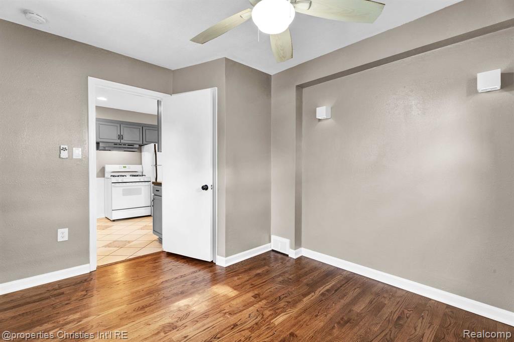 4271 PRAIRIE Avenue, Berkley, MI 48072 — Photo 15