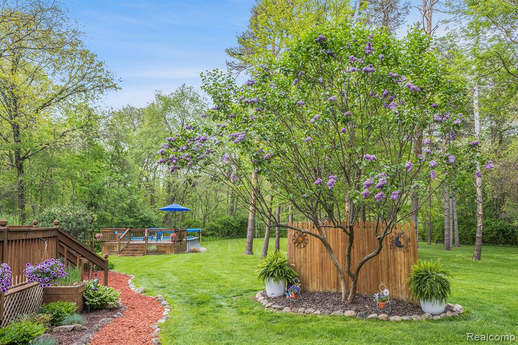 8450 Pineview Lake Drive, Linden, MI 48451 — Photo 25