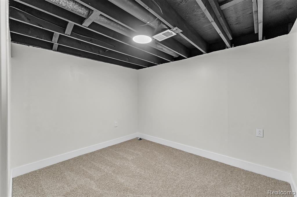 22653 Woolsey, Novi, MI — Photo 37