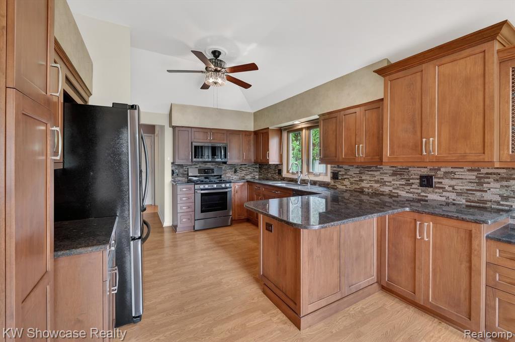 39995 Brylor Court, Clinton Twp, MI 48038 — Photo 16