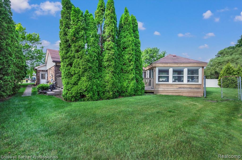 5015 Fox Hill Drive, Sterling Heights, MI 48310 — Photo 6