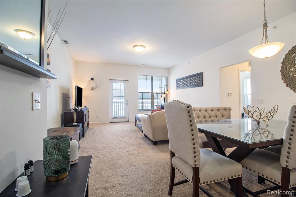 1043 E SUMMERFIELD GLEN Circle, Ann Arbor, MI 48103 — Photo 5