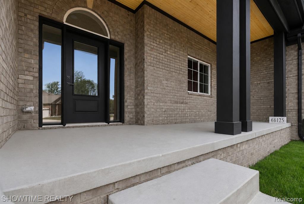 68125 Lake Angela Drive, Richmond, MI 48062 — Photo 3