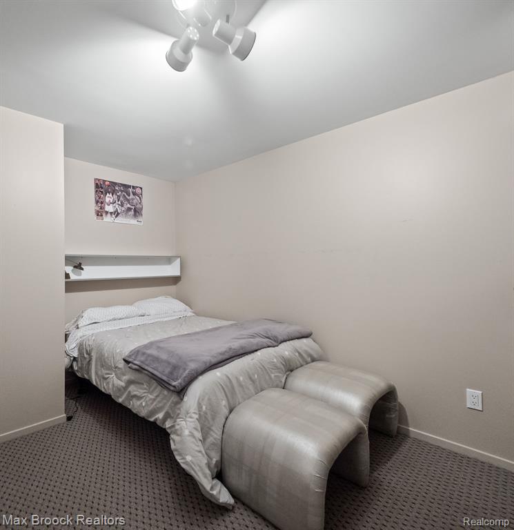 6224 Bromley Court, West Bloomfield, MI — Photo 43
