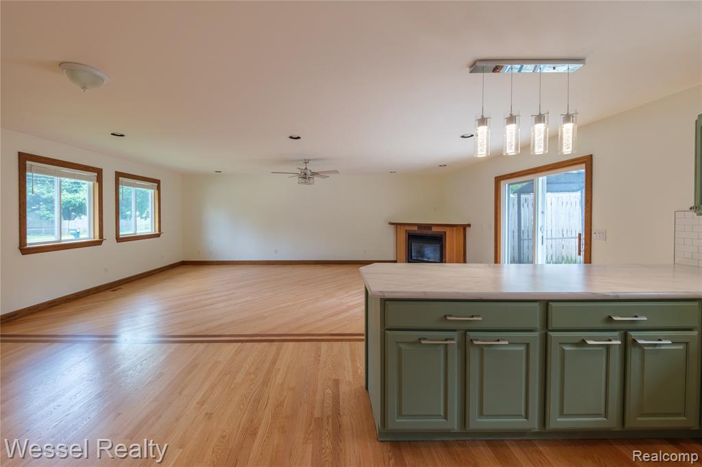 47437 BETTY Street, Shelby Twp, MI 48317 — Photo 9