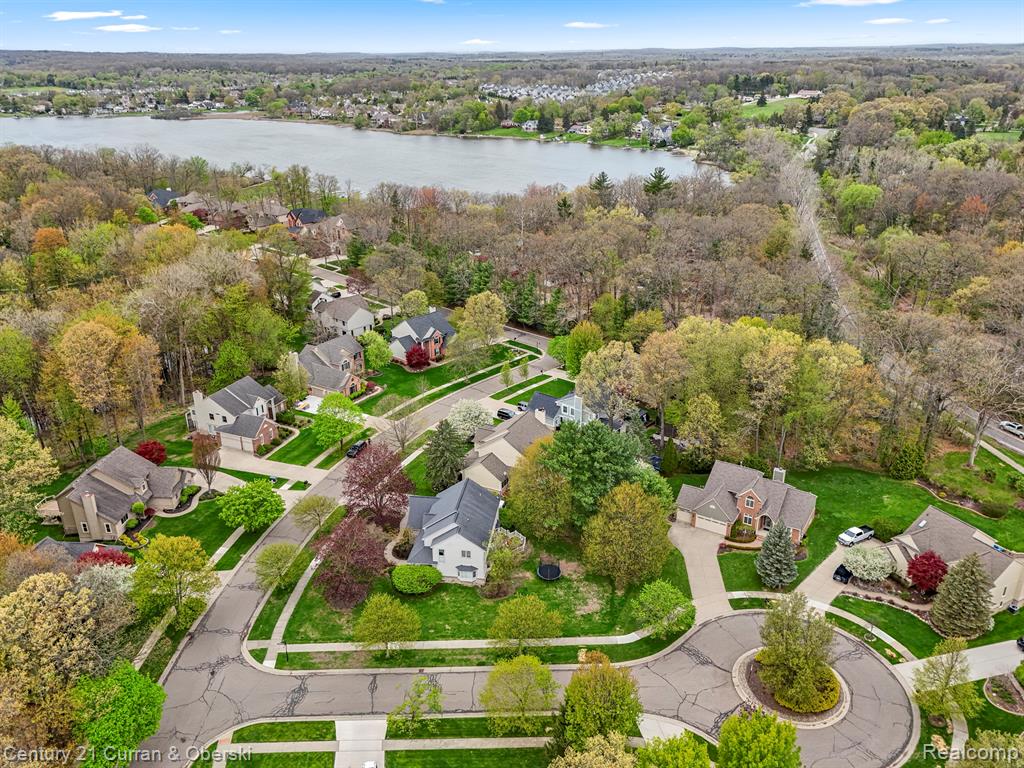 1424 Woodbridge Lane, Wixom, MI 48393 — Photo 77