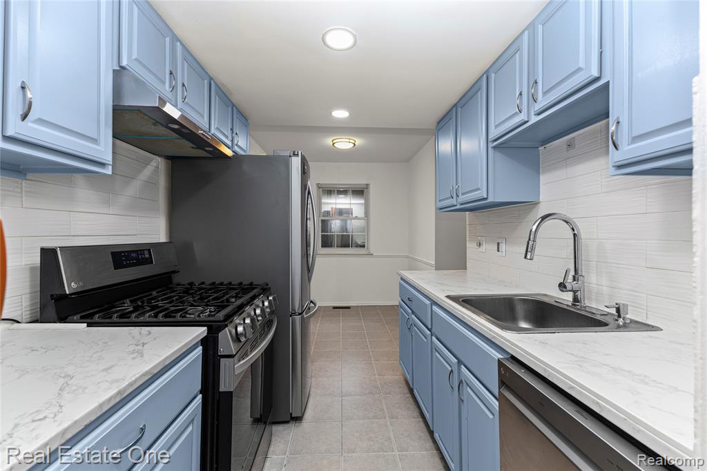959 Kirts Boulevard, Troy, MI 48084 — Photo 23