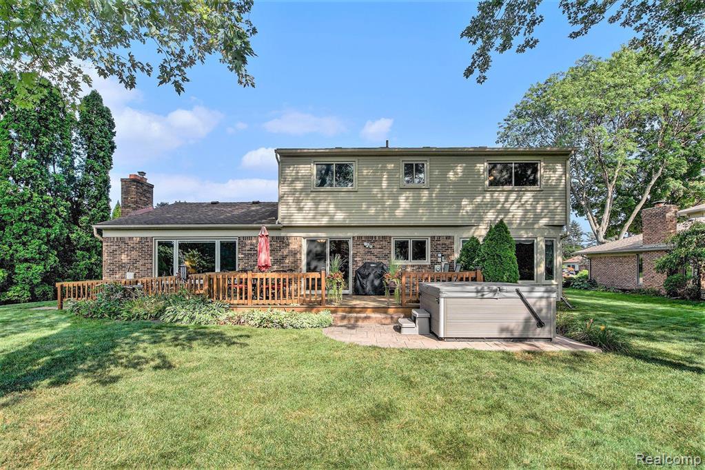 16155 WINCHESTER Drive, Northville, MI 48168 — Photo 46